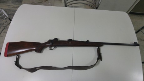 Vendo rifle sako de cerrojo customizado, con medias monturas apel originales. Calibre 300 H&H. Practicamente 02