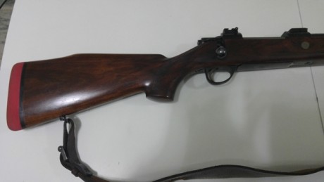 Vendo rifle sako de cerrojo customizado, con medias monturas apel originales. Calibre 300 H&H. Practicamente 01