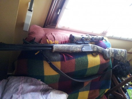 Vendo rifle combinado marca italiana Fair....calibre de escopeta 12/76...calibre de rifle....6'5x55.
Culata 00