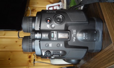 Vendo prismatico Sony con zoon de 20 aumentos....modelo DEV 5....Graba en video en full HD...En dos dormatos 02