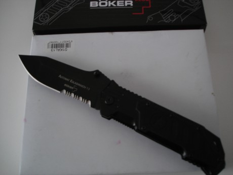 Los reyes magos me han traido una navaja muy parecida a una que ya tenia , Asi que he decidido venderla 01