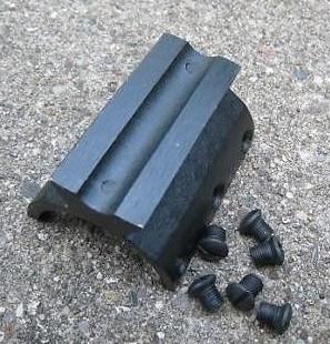 Vendo accesorios de Mosin Nagant todos originales de época. Aceitera, peine cargador con balas desactivadas 01