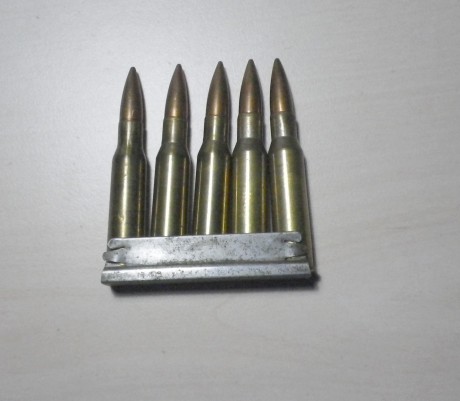Vendo accesorios de Mosin Nagant todos originales de época. Aceitera, peine cargador con balas desactivadas 00
