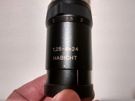Hola, cambio de visor y para eso vendo este Swarowski Habicht 1.25-4 x 24 reticula iluminada circle-dot 01