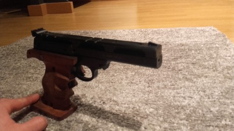 Buenos dias vendo revolver LLAMA del 38-6" en perfecto estado con una cacha de serie y otra anatómica 01