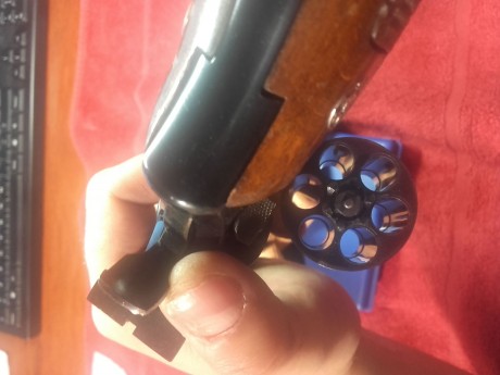Buenos dias vendo revolver LLAMA del 38-6" en perfecto estado con una cacha de serie y otra anatómica 00