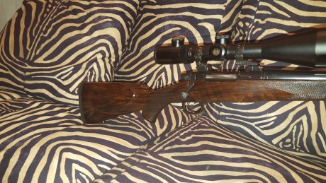 Pongo a la venta expectacular rifle Remington seven cal. 300wsm con las maderas de nogal turco personalizadas 10