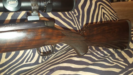 Pongo a la venta expectacular rifle Remington seven cal. 300wsm con las maderas de nogal turco personalizadas 21