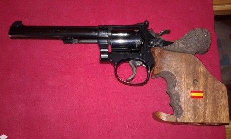 Vendo revólver K14 Smith Wesson del 38. Una maravilla de precisión en perfecto estado. Vendo por cese 02