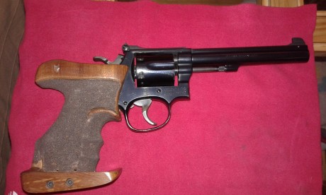Vendo revólver K14 Smith Wesson del 38. Una maravilla de precisión en perfecto estado. Vendo por cese 01