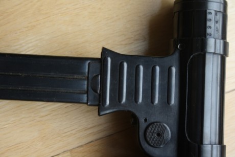 Hola buenas tardes a todos.
Recientemente he adquirido un su fusil Shmeisser MP41 del calibre 9mm está 81