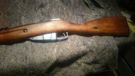 Hola,vendo carabina mosin M44 año 1945 numeracion coincidente,buen estado de pavon y maderas,estriado 01