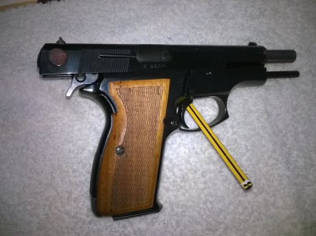 Se vende una Luger M90 9mm en buen estado. El arma se puede probar en Alicante. Precio 300€ con portes 00