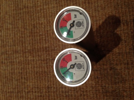   HOLA A TOD@S...  

Como bien dice el enunciado.. VENDO 2 BOTELLAS DE AIRE STEYR (LAS NORMALES NO COMPAC) 02