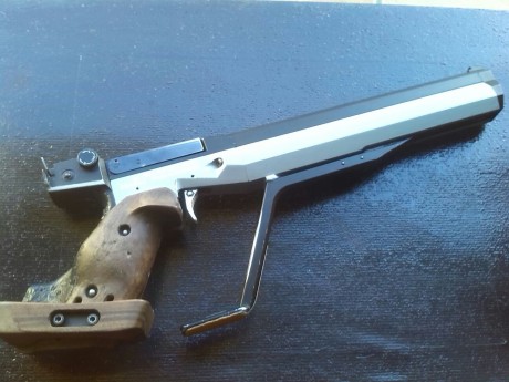 vendo  FEINWERKBAU MODELO   100   DEL 4,5

EN PERFECTO ESTADO Y PRECISION BRUTAL    

400 EUROS CON MALETIN 21
