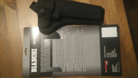 Vendo funda de cordura marca BIANCHI para revolver Colt Python de 6", Smith & Wesson y Ruger 60