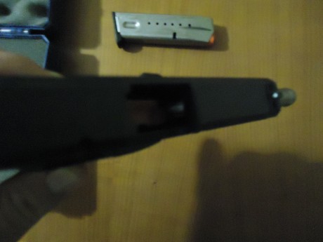 Pues eso vendo pistola S&W 910, calibre 9 m/m parab., con sus dos cargadores y su caja original o 11