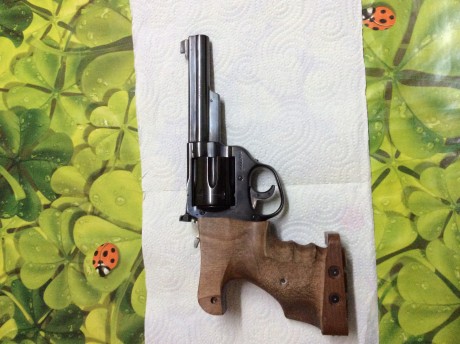 Vendo revolver ASTRA Match, cal 38, precio 200€ 01