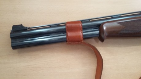Vendo escopeta Lamber superpuesta, creo es el modelo 272, corta de cañones 47 cm. y menos de un metro 52