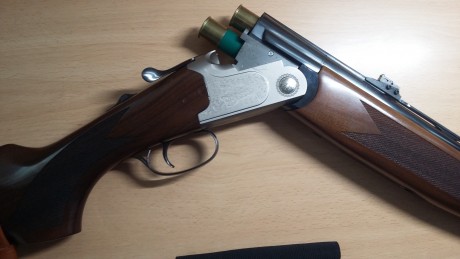 Vendo escopeta Lamber superpuesta, creo es el modelo 272, corta de cañones 47 cm. y menos de un metro 70
