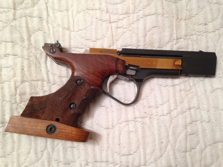 Vendo Unique DES 96-U, ultimo modelo con corredera dorada. Calibre 22
Excelente calidad y precision,El 02