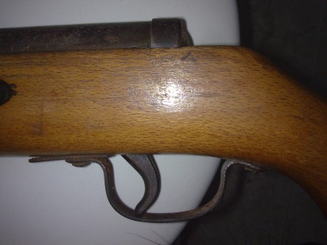 Hola compañeros, pues el otro día mareando el trastero de mi casa de campo encontré esta joya que hacía 01