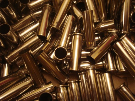 Vendo 600 vainas niqueladas tope de gama de la marca Remington y del calibre .357 Magnum con marcaje en 01