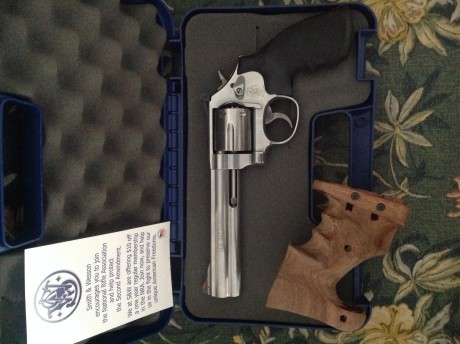 VENDIDO Smith&Wesson .357 magnum modelo 686 cañón de 6".
Guiada en F en calibres .357" y 02
