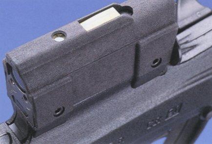 Alguien sabe que fusil es el que llevan las tropas de la película "Distrito 9". ¿Es un modelo 110