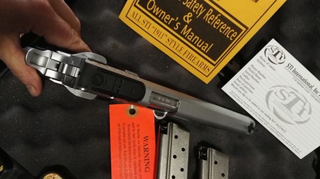 Compañeros, pongo a la venta esta escandalosa STI TARGET MASTER CROMADA DE 6" Y 9 mm,  está prácticamente 00