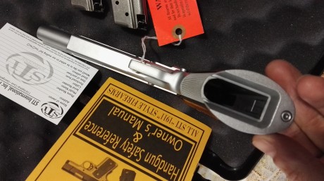 Compañeros, pongo a la venta esta escandalosa STI TARGET MASTER CROMADA DE 6" Y 9 mm,  está prácticamente 12