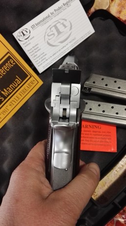 Compañeros, pongo a la venta esta escandalosa STI TARGET MASTER CROMADA DE 6" Y 9 mm,  está prácticamente 11