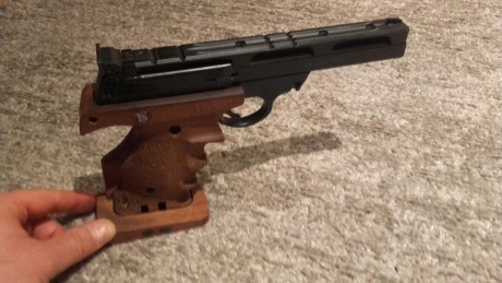 Pistola S&W en perfecto estado con cachas anatomicas económica 00