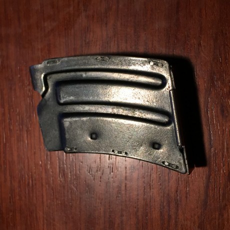 Compañeros, busco u nuevo cargador para mi carabina de cerrojo Winchester del .22, como el de las fotografías 00