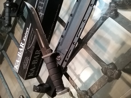 Cambio dos lamparas de mecha antiguas de señalizacion de un buque en muy buen estado con mecha, liquido...!!

Ideales 140