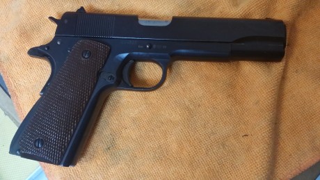 Un compañero me pide que le ponga esta Norinco 45 en venta, 250 eu. Tiene todos los muelles cambiados 10