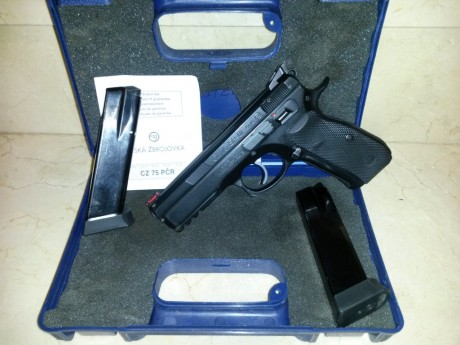 VENDO Pistola CZ SP-01 de 9mm preparada para IPSC, dos cargadores originales de 18 tiros y su maletín 00