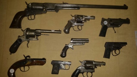 Un amigo me ha pedido que ponga estas armas en el foro, están todas inscritas en el libro de coleccionista, 31