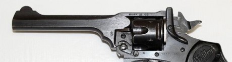 me voy a comprar un revolver webley Mk IV 38/200 war finish, cañón de 5" (creo), esta en un estado 31