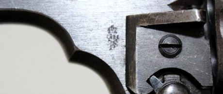 me voy a comprar un revolver webley Mk IV 38/200 war finish, cañón de 5" (creo), esta en un estado 60