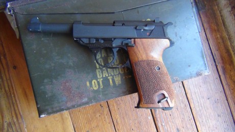 Buenas por no usar y tener que renovar licencia próximamente vendo esta walther p1 , si no me equivoco 02