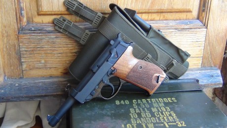 Buenas por no usar y tener que renovar licencia próximamente vendo esta walther p1 , si no me equivoco 00