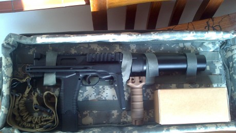 vendo gamo mp9 carabine 4.5 
Punto rojo  tan m2
Grip  frontal 
4 cargadores 
Correa 1 punto
Funda barbarian 02