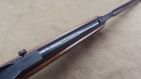 En muy muy bueno estado, calibre 4,5mm una máquina de carabina.
La carabina va completa con Diópter de 02
