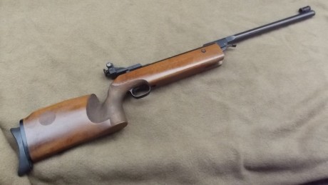 En muy muy bueno estado, calibre 4,5mm una máquina de carabina.
La carabina va completa con Diópter de 01