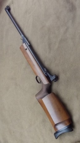 En muy muy bueno estado, calibre 4,5mm una máquina de carabina.
La carabina va completa con Diópter de 00