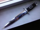 No se meter fotos, puedo poner un link, es original con certificicado de autenticidad,

https://www.milanuncios.com/armas-de-coleccion/cuchillo-gil-hibben-united-cutlery-175807927.htm

interesados 22