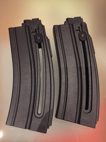 lote compuesto de 2 unidades de cagadores de 20 tiros para la carabina HK 416 o G36 version calibre 22. 01