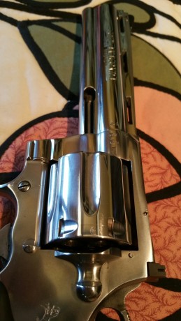 Hola compañeros.
Por motivos de dejar la afición del tiro,vendo todas mis pistolas.
En este caso es un 00