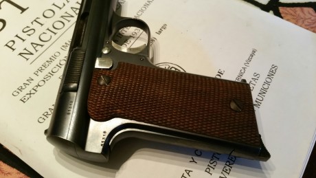 Hola Compañeros.
YA QUE ES LA ULTIMA PISTOLA QUE ME QUEDA REBAJO A 580€.
Es para vender el armero. 
Por 60